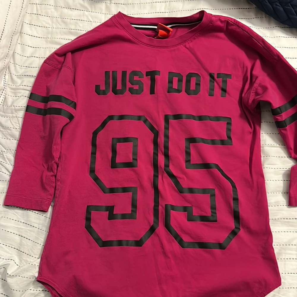 Nike fuchsia pink 3/4 sleeve tshirt size small!